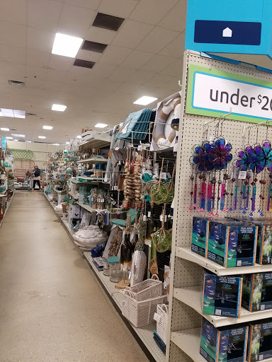 Home Goods Store «At Home», reviews and photos, 1325 N Meacham Rd, Schaumburg, IL 60173, USA