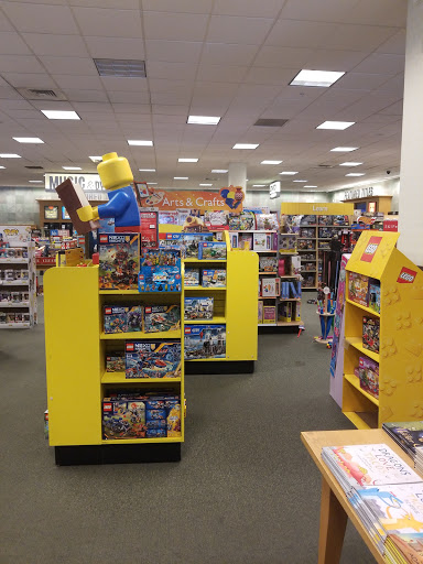 Book Store «Barnes & Noble», reviews and photos, 1819 Reisterstown Rd, Pikesville, MD 21208, USA