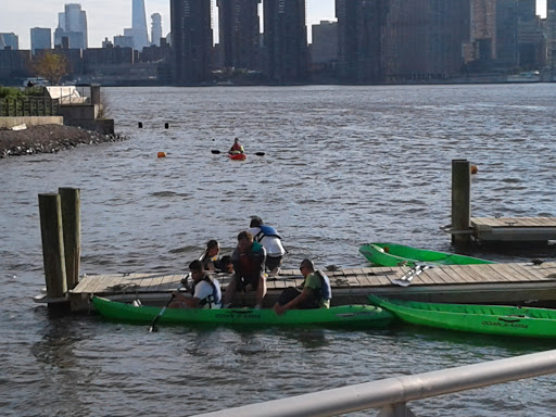 Park «Gantry Plaza State Park», reviews and photos, 4-09 47th Rd, Long Island City, NY 10007, USA