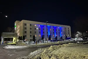 Holiday Inn Express & Suites Milford, an IHG Hotel image