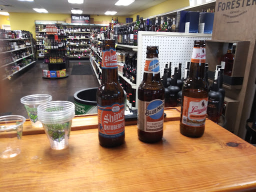 Liquor Store «Keg Liquors», reviews and photos, 617 E Lewis and Clark Pkwy, Clarksville, IN 47129, USA