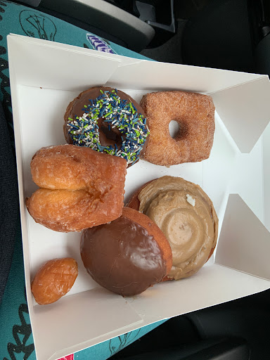 Donut Shop «Family Donut Shop», reviews and photos, 2100 N Northgate Way, Seattle, WA 98133, USA