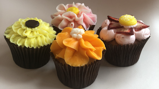 Smallcakes: Cupcakery & Creamery