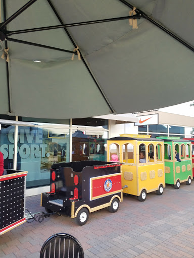 Clothing Store «Nike Factory Store», reviews and photos, 2950 I-20 Frontage Rd #755, Grand Prairie, TX 75052, USA