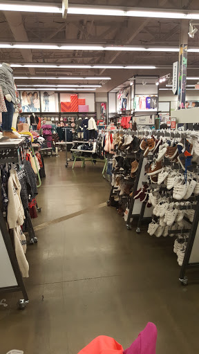 Clothing Store «Old Navy», reviews and photos, 2899 El Camino Real, Tustin, CA 92782, USA