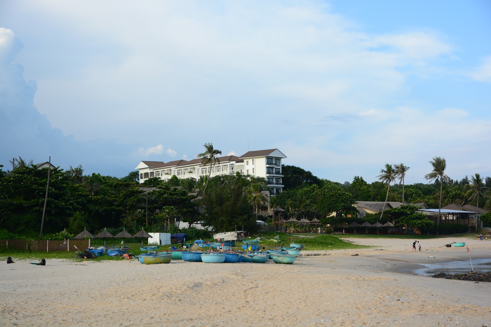 Valokuva Phu Hai Beachista. - suosittu paikka rentoutumisen tuntijoille