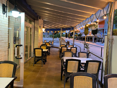 Mumbai Lounge Indian Restaurant - Carrer Barcelona, 17, 17320 Tossa de Mar, Girona, Spain