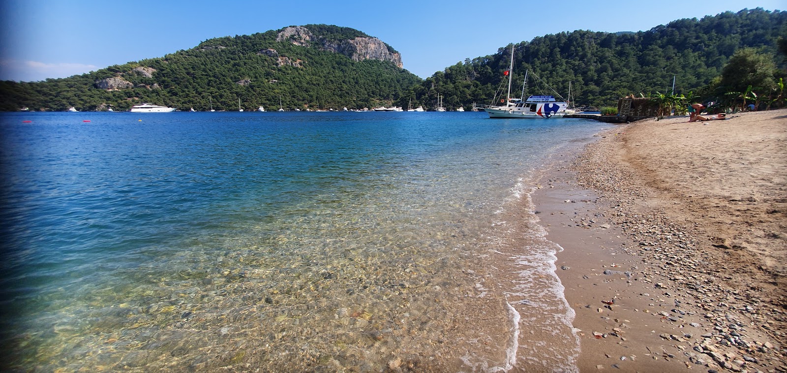 Photo of Cleopatra Cove II with light pebble surface