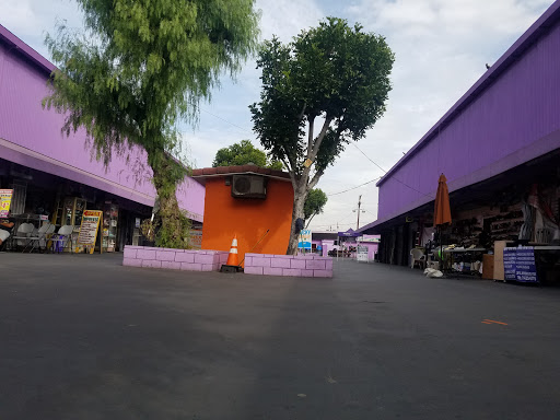 Shopping Mall «Los Amigos Mall», reviews and photos, 307 E Jefferson Blvd, Los Angeles, CA 90011, USA