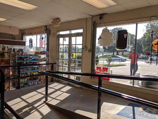 Liquor Store «Northside Drive Liquor Store», reviews and photos, 1341 Northside Dr NW, Atlanta, GA 30318, USA