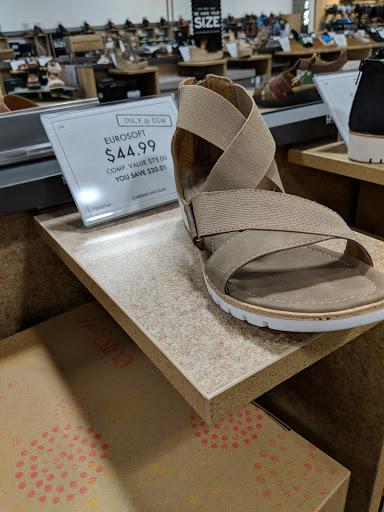 Shoe Store «DSW Designer Shoe Warehouse», reviews and photos, 10515 N Mopac Expy, Austin, TX 78759, USA