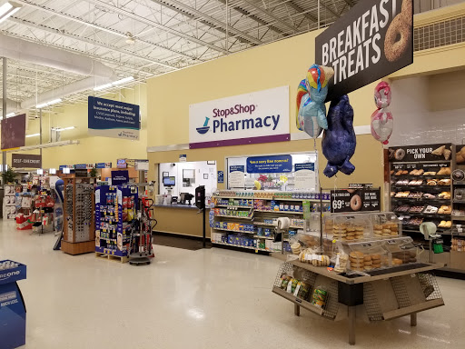 Supermarket «Stop & Shop», reviews and photos, 425 Lewandowski St, Lyndhurst, NJ 07071, USA