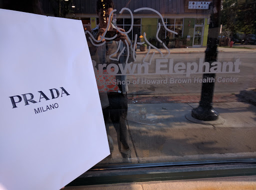 Thrift Store «Brown Elephant Resale Shop», reviews and photos, 217 Harrison St, Oak Park, IL 60304, USA