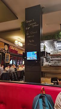 Atmosphère du Restaurant français Brasserie Le Gaulois à Reims - n°13