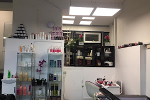 Brazilian UK Hair Salon - Hairdressers in Elephant & Castle