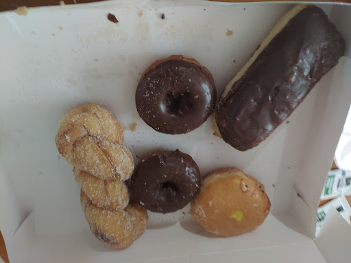 Donut Shop «Best Donuts», reviews and photos, 195 N L Rogers Wells Blvd, Glasgow, KY 42141, USA