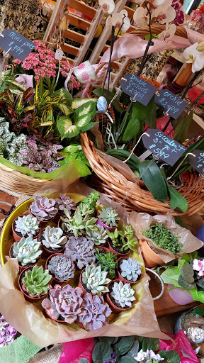 Consignment Shop «Old Bank Flowers Art and Marketplace», reviews and photos, 66 Main St, East Hampton, CT 06424, USA