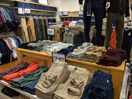 Clothing Store «Gap Outlet», reviews and photos, 562 Pinnacle Pkwy, Bristol, TN 37620, USA