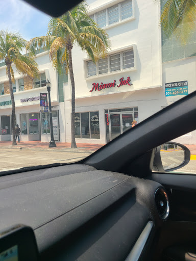 Tattoo Shop «Love Hate Tattoo Studio», reviews and photos, 1360 Washington Ave, Miami Beach, FL 33139, USA