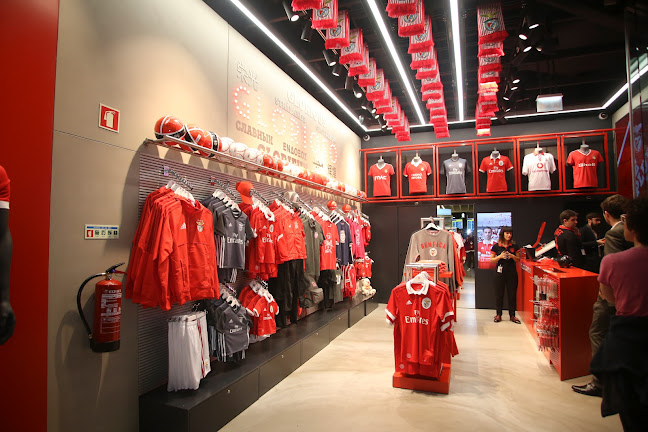 Benfica Official Store Aeroporto - Loja de artigos esportivos