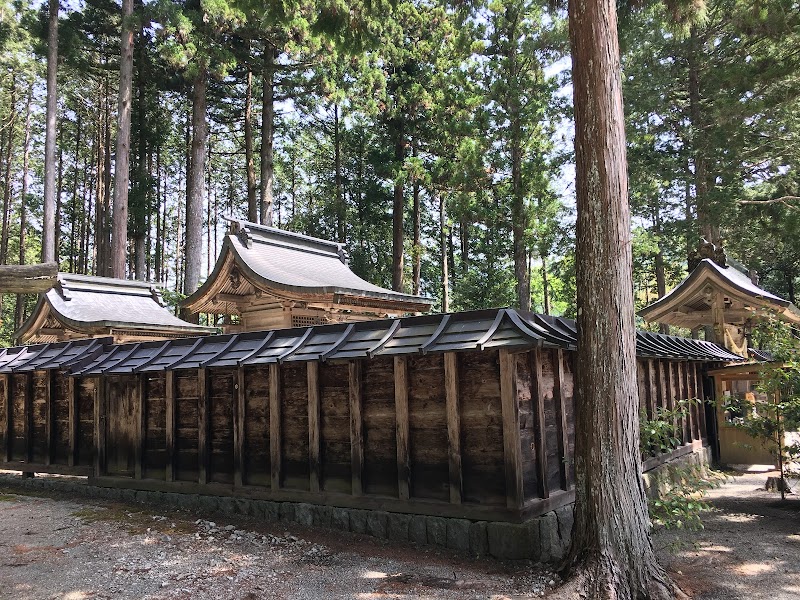 護山神社
