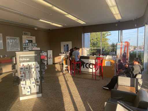 Cell Phone Store «Verizon Authorized Retailer, TCC», reviews and photos, 625 West Chester Pike, Havertown, PA 19083, USA
