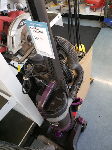 Pawn Shop «Pawn King Peoria», reviews and photos, 3108 N University St, Peoria, IL 61604, USA