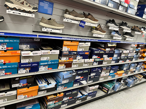 Sporting Goods Store «Academy Sports + Outdoors», reviews and photos, 4526 W Wendover Ave, Greensboro, NC 27409, USA