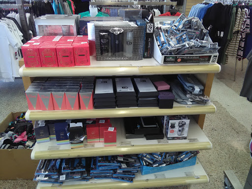 Discount Store «Fallas Discount Stores», reviews and photos, 19719 Sherman Way, Winnetka, CA 91306, USA