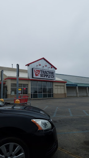 Home Improvement Store «Tractor Supply Co.», reviews and photos, 2202 N Park Rd, Connersville, IN 47331, USA