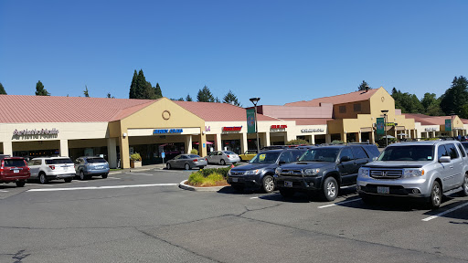 Grocery Store «New Seasons Market Mountain Park», reviews and photos, 3 Monroe Pkwy, Lake Oswego, OR 97035, USA