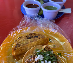Para Tacos Los Perrones photo
