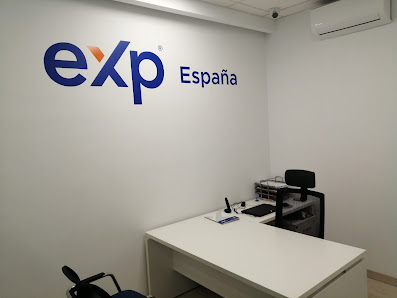 EXP Inmobiliaria Tian Av. de Blas Infante, 3, 29312 Villanueva del Rosario, Málaga, España
