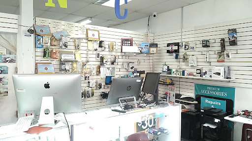 Cell Phone Store «Cell N Comp Repairs», reviews and photos, 6314 N Western Ave, Chicago, IL 60659, USA