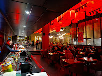 Atmosphère du Restaurant Crazy Hall à Montigny-le-Bretonneux - n°12
