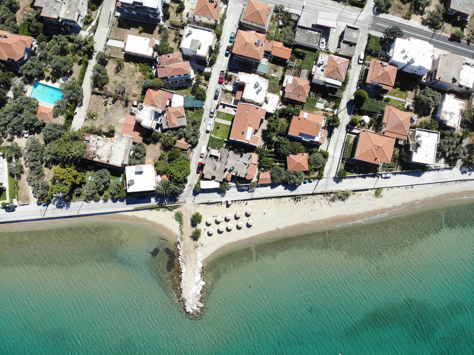 Foto di Skala Sotiros beach e l'insediamento