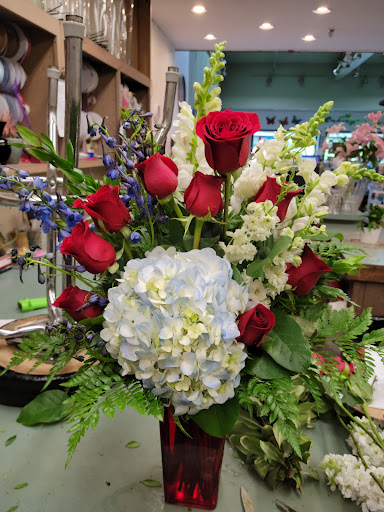 Maple Valley Buds and Blooms, 23220 Maple Valley Black Diamond Rd SE #11, Maple Valley, WA 98038, USA, 