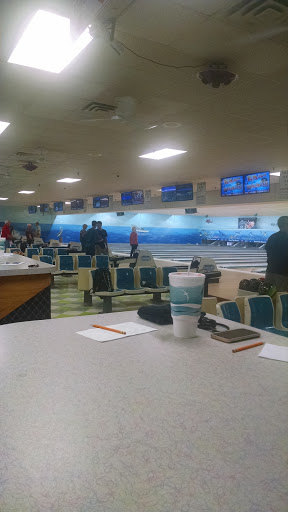 Bowling Alley «Cardinal Lanes Beach Bowl», reviews and photos, 7026 Market St, Wilmington, NC 28411, USA