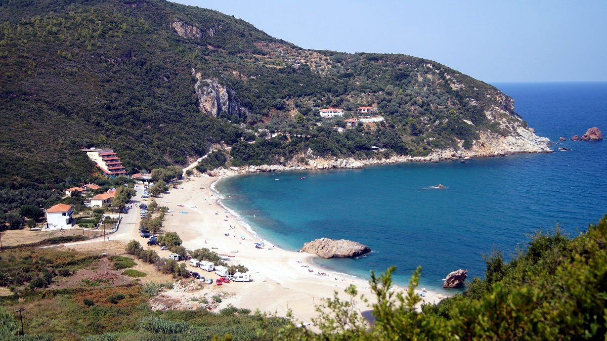 Foto de Palsi beach com pequena baía