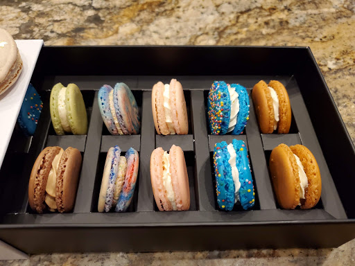 DECADENT MACARON