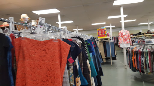 Used Clothing Store «T.E.A.M. Resale Shop», reviews and photos, 300 W Main St, Tomball, TX 77375, USA