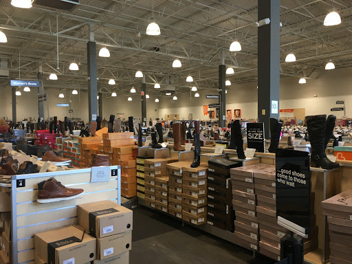 Shoe Store «DSW Designer Shoe Warehouse», reviews and photos, 276 New Britain Ave, Plainville, CT 06062, USA