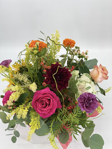 Florist «Lake O. Floral», reviews and photos, 397 N State St, Lake Oswego, OR 97034, USA