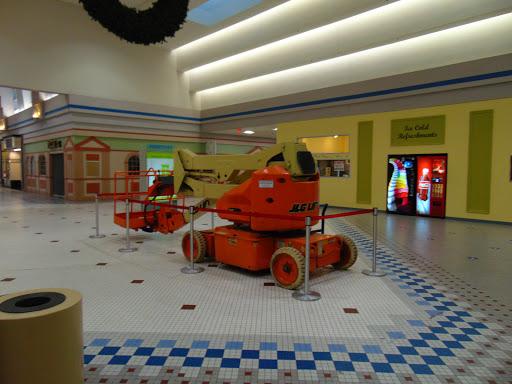 Shopping Mall «Enfield Square», reviews and photos, 90 Elm St, Enfield, CT 06082, USA