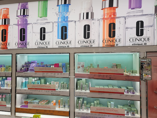 Cosmetics Store «Ulta Beauty», reviews and photos, 2155 W 22nd St #7, Oak Brook, IL 60523, USA