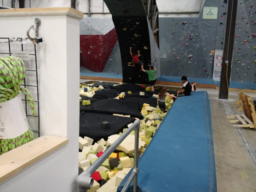 Rock Climbing Gym «Hoosier Heights Indianapolis», reviews and photos, 9850 Mayflower Park Dr, Carmel, IN 46032, USA