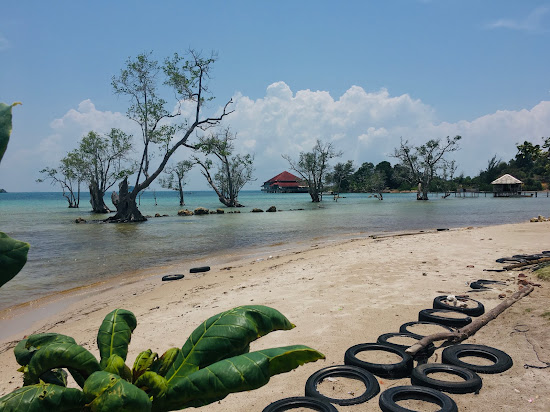 Elyora Beach