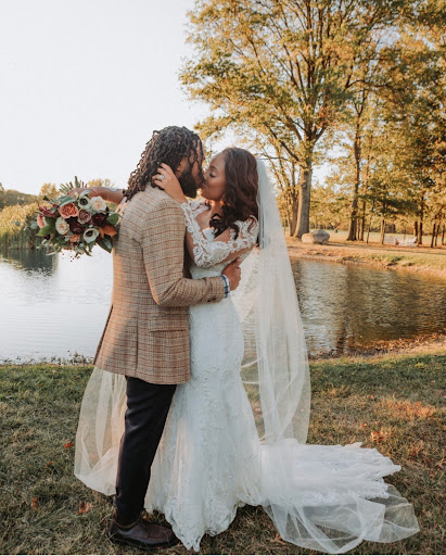 Bridal Shop «La Jeune Mariee Bridal Collection», reviews and photos, 139 E Main St, Columbus, OH 43215, USA