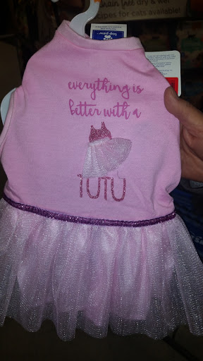 Pet Supply Store «PetSmart», reviews and photos, 4240 S Mooney Blvd, Visalia, CA 93277, USA