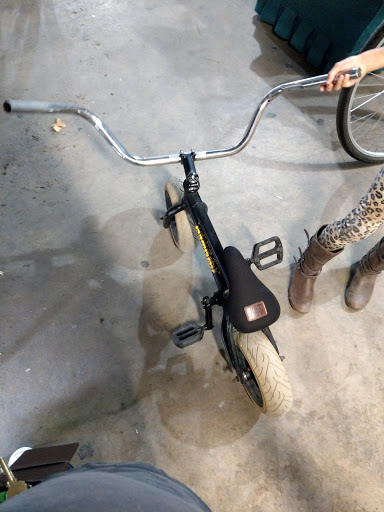 Bicycle Store «Bottom Bracket Bicycle Shop», reviews and photos, 1802 S Flores St, San Antonio, TX 78204, USA